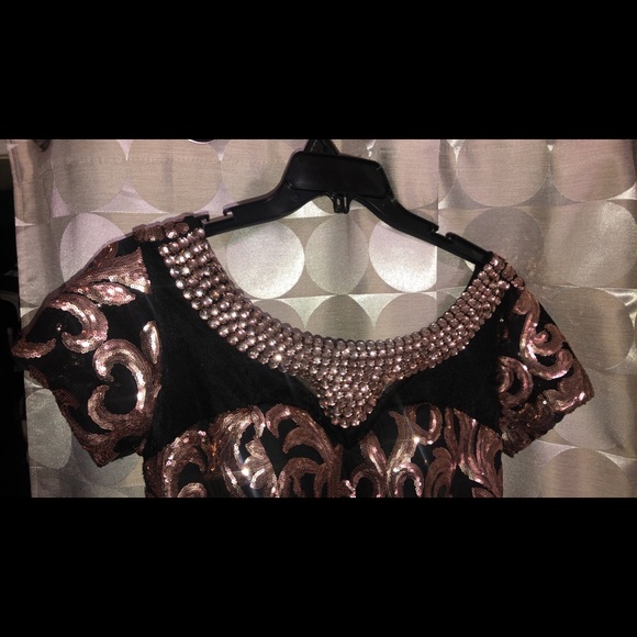 selling rosegold dresses because dont need - Picture 3 of 4